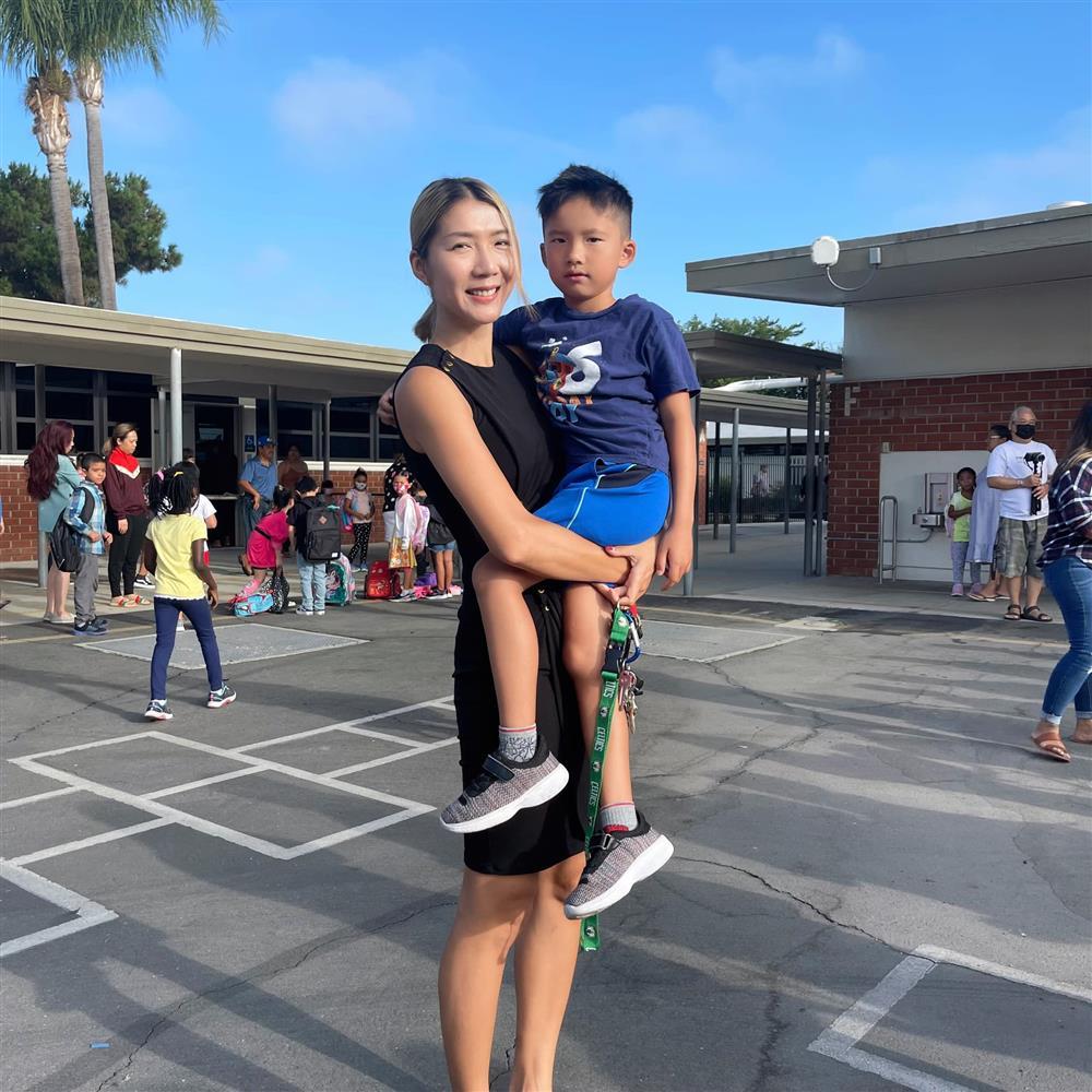 Ngọc Quyên hiếm hoi khoe ảnh sánh đôi bạn trai Tây-13