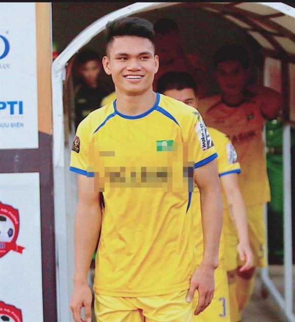 Chân sút nổi tiếng tuyển Việt Nam khoe nhà, xa hoa như khách sạn-1