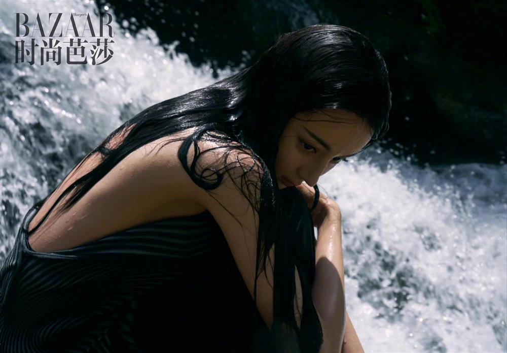 Địch Lệ Nhiệt Ba để mặt mộc chụp tạp chí, nhan sắc ra sao?-10