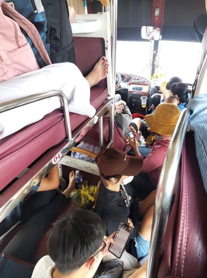 Hãi hùng xe khách 46 chỗ nhồi nhét 71 người ở Đồng Nai-2
