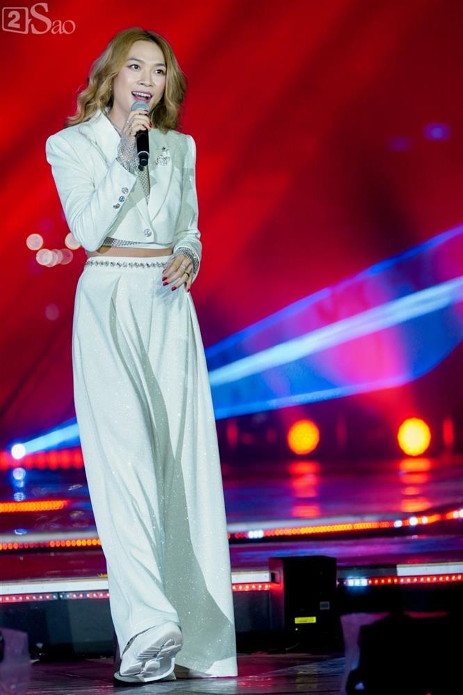 Mỹ Tâm khoe eo thon, bụng phẳng lì đập tan tin đồn có bầu-4