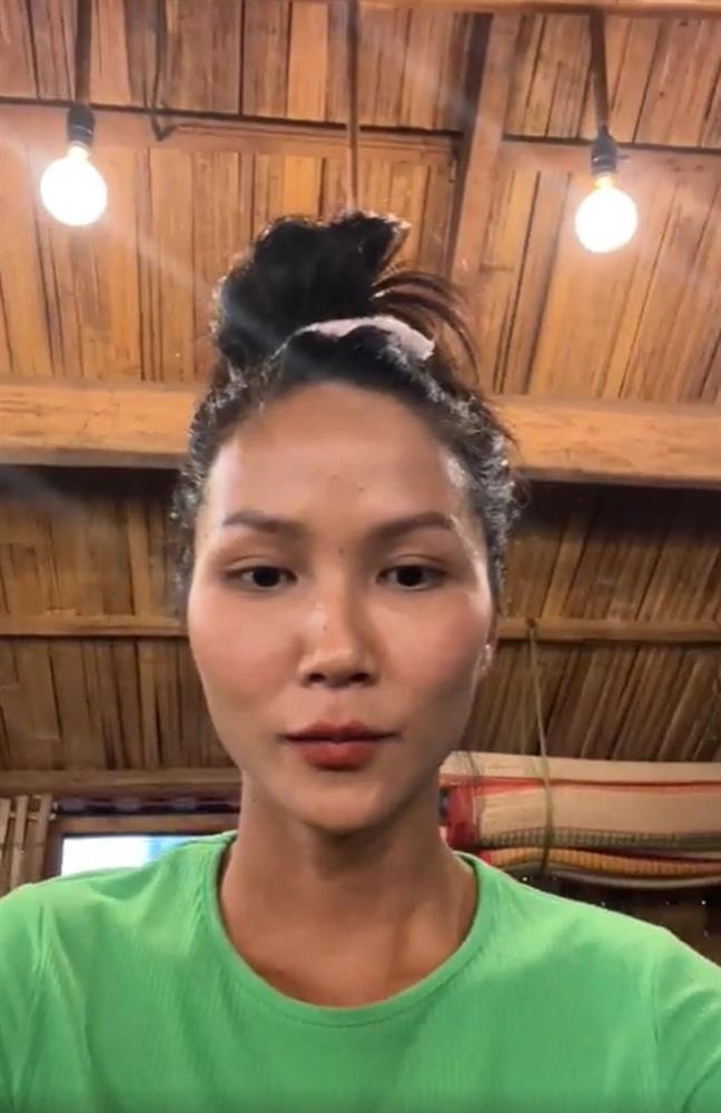 HHen Niê thừa nhận không dám để mặt mộc khi nói chuyện với fan-1