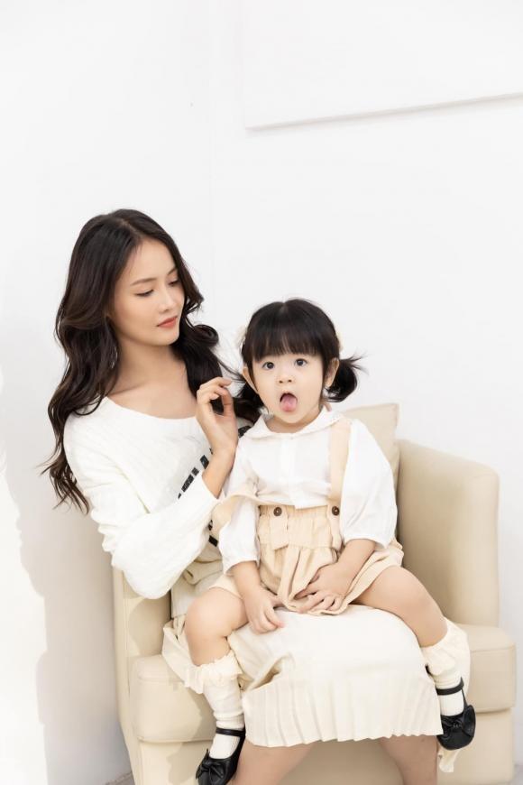 Trương Mỹ Nhân lần đầu đăng ảnh bố của con gái-2