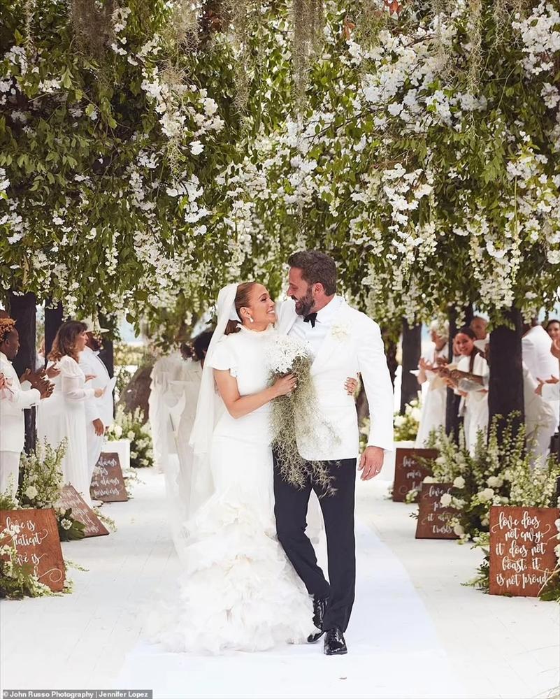 Bên trong hôn lễ xa hoa của Jennifer Lopez và Ben Affleck-1