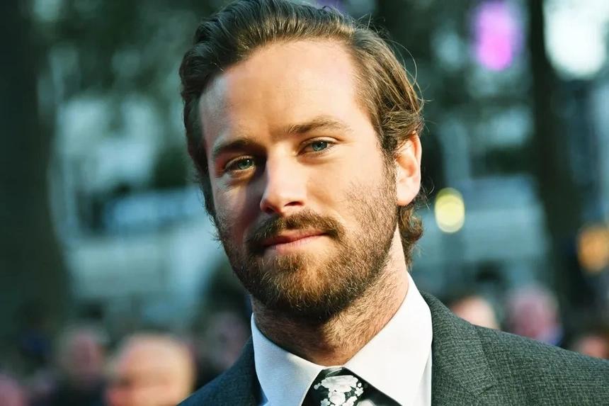 Tài tử Armie Hammer vẫn bị điều tra tội tấn công tình dục-1