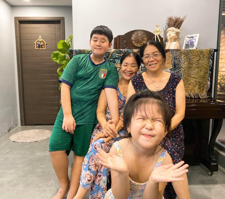 Tin showbiz Việt ngày 2/9: Mẹ đẻ và mẹ chồng Lê Phương thân thiết-2