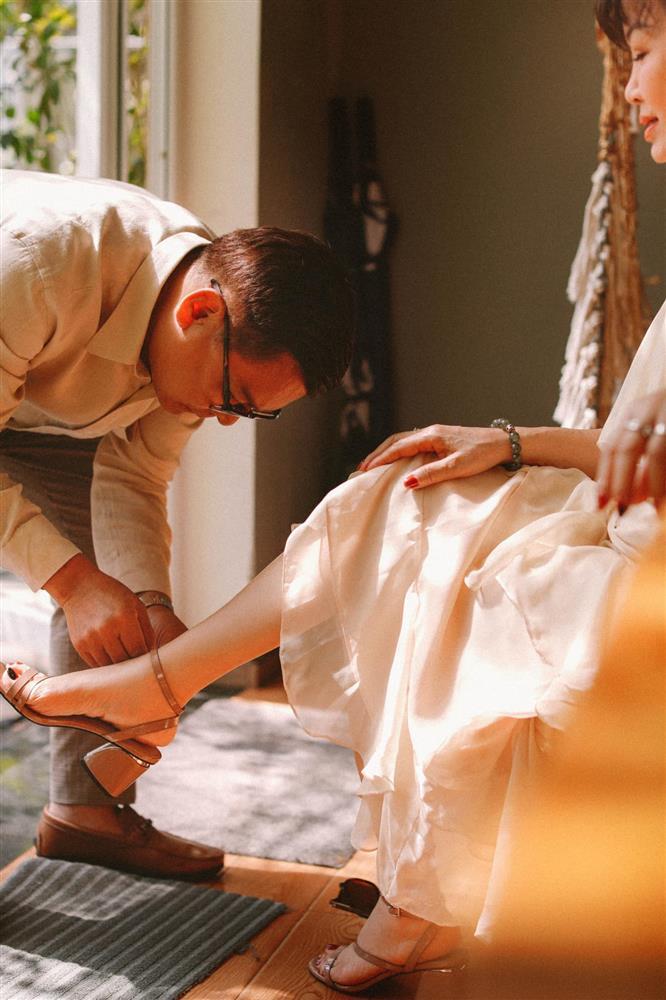 Bố mẹ Phạm Quỳnh Anh tình quá tình kỷ niệm 50 năm cưới-7