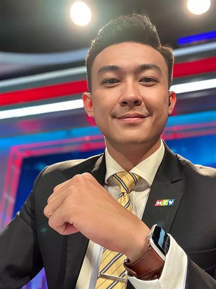 MC HTV xả ảnh tình tứ Lê Âu Ngân Anh trước đám cưới-5