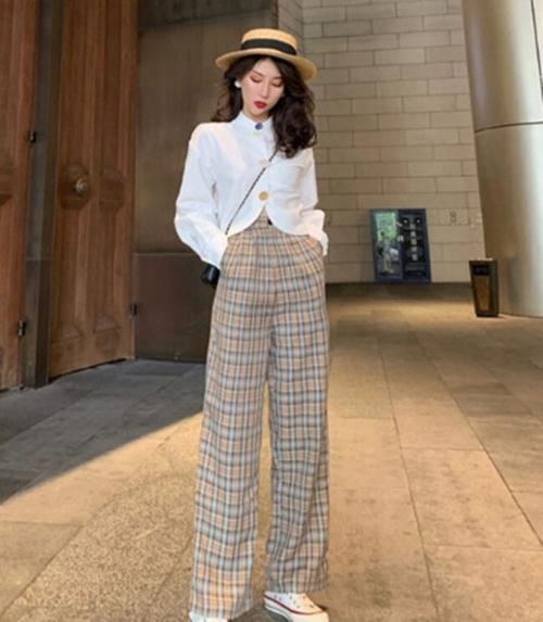 7 công thức mix đồ với quần caro ống rộng chuẩn fashionista-5