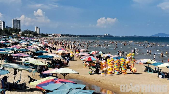 Đi Vũng Tàu chơi lễ 2/9, 5 trẻ bị lạc cha mẹ-1