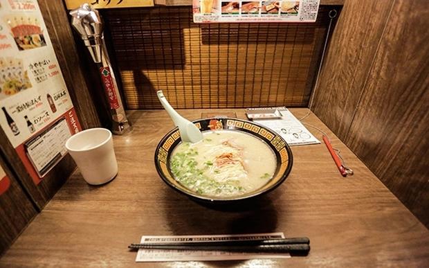 Những quán ăn một mình độc đáo của Nhật Bản-1