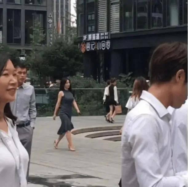 Sắc vóc nổi bật của người đẹp U50 Liễu Nham-2