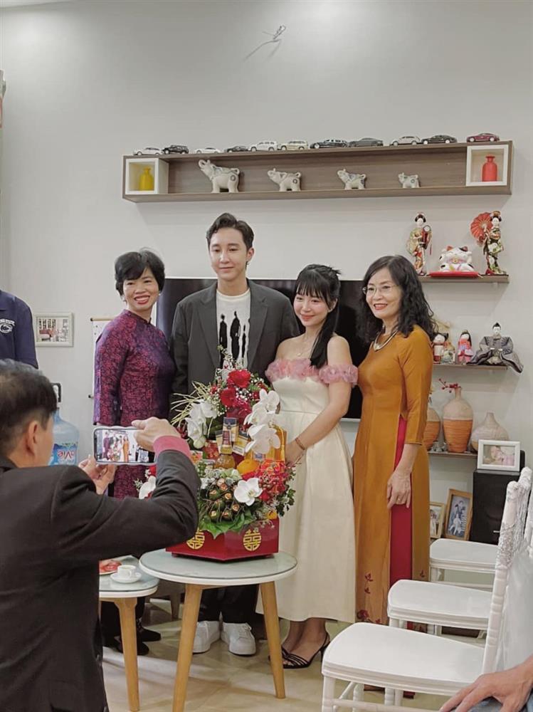 Bạn trai ca sĩ đến dạm ngõ, hot girl Bộ 3 Sát Thủ còn lâu mới cưới-1