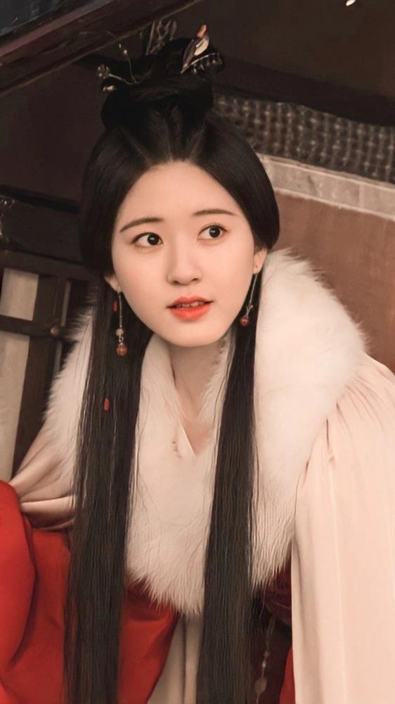 Ngu Thư Hân hoàn thành ước nguyện, cho Triệu Lộ Tư ra chuồng gà-6