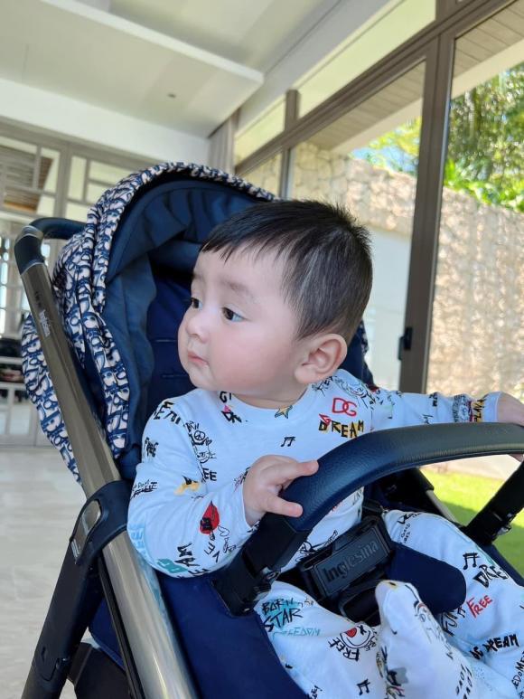 Bà xã Chi Bảo khoe loạt ảnh cho nhóc tì đi du lịch, tiết lộ sức khoẻ của con trai-2
