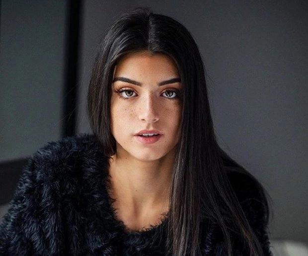 Nghề nghiệp và khối tài sản của 10 người chơi TikTok giàu nhất thế giới-7