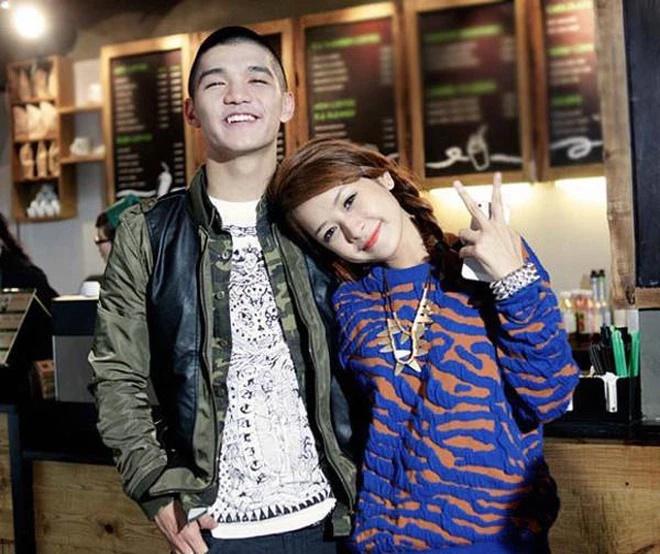 Cả hai hẹn hò được 3 năm thì đường ai nấy đi. Cặp đôi rapper cool ngầu - nàng là hot girl đình đám từng khiến dân tình xuýt xoa ngưỡng mộ.
