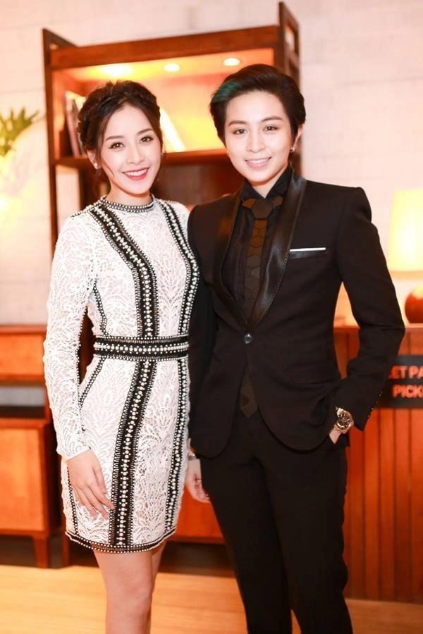 Nói về khoản xứng đôi và lên đồ đồng điệu, Gil Lê - Chi Pu quả thật vô cùng ăn ý. Tuy nhiên, đến năm 2018, cặp đôi không còn tương tác và được cho là đã chia tay.