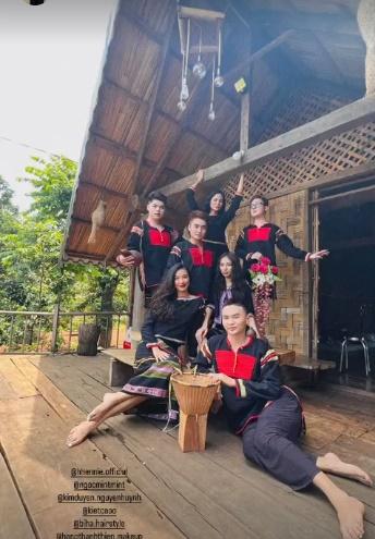 HHen Niê chiếm spotlight đám cưới em trai nhờ chiều cao khủng-2