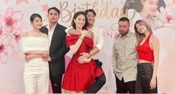 Chi Pu tranh thủ tung poster nhưng bị nghi đạo nhái Lisa BLACKPINK-1