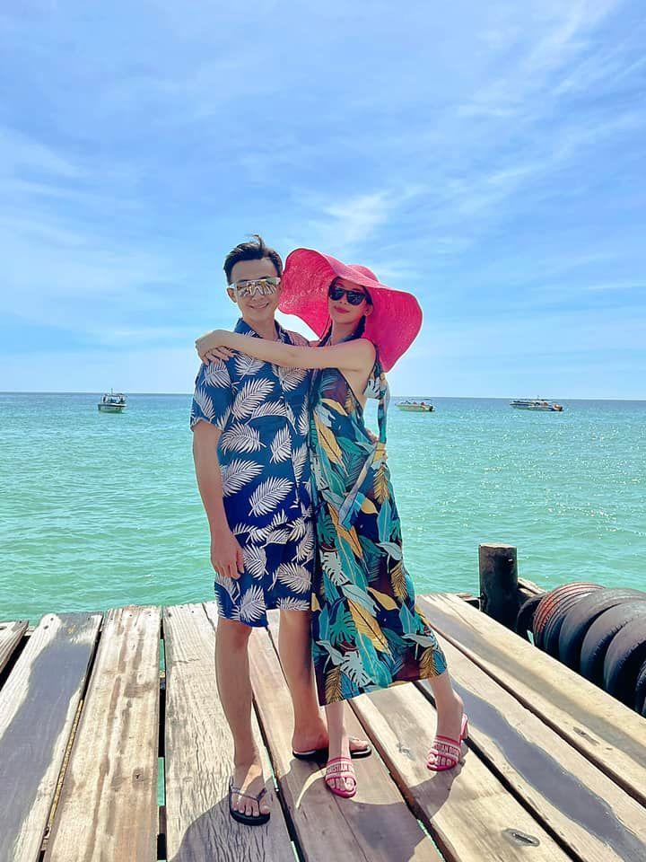 Thật tưởng đùa: Ngân Anh và hôn phu bị sóng đánh te tua-1