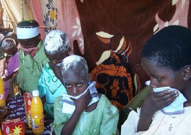 Vùng đất nơi con gái phải học yêu sớm, bố mẹ thuê trai trẻ ngủ với con-2