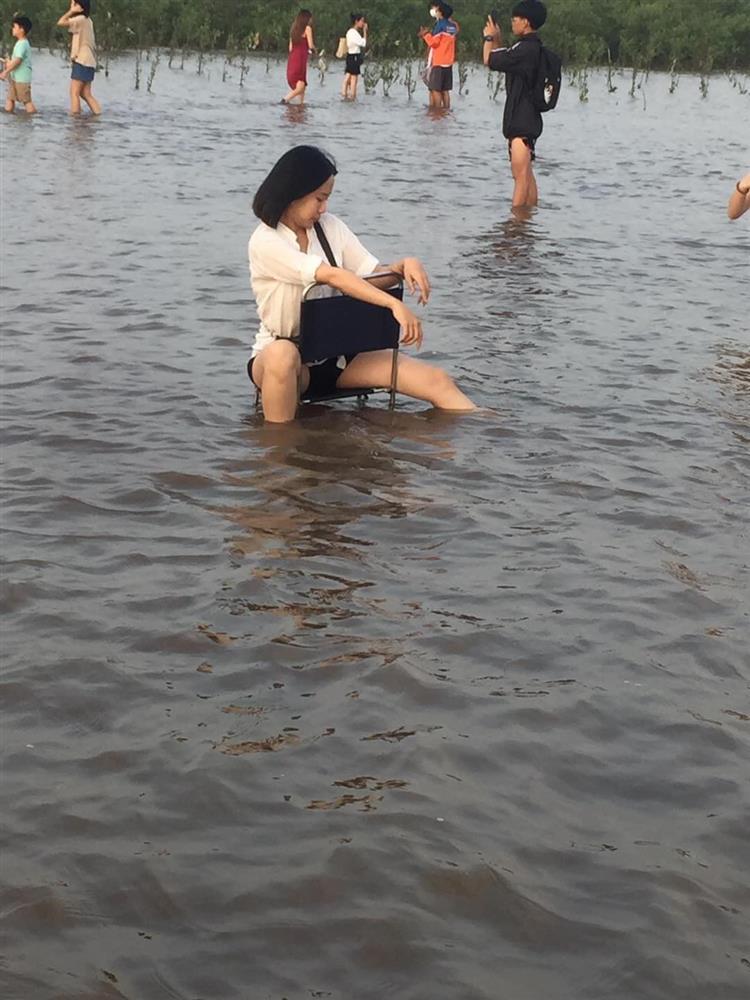 Đu trend chụp ảnh biển vô cực Thái Bình, sự thật nó lạ lắm!-4