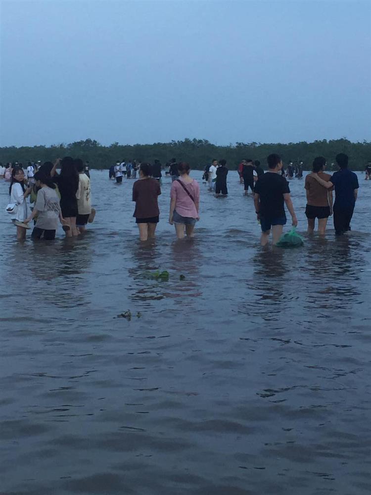 Đu trend chụp ảnh biển vô cực Thái Bình, sự thật nó lạ lắm!-8