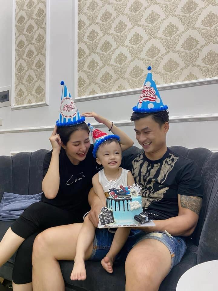 Cuộc hôn nhân ngọt ngào của diễn viên Duy Hưng và bà xã 9X-8