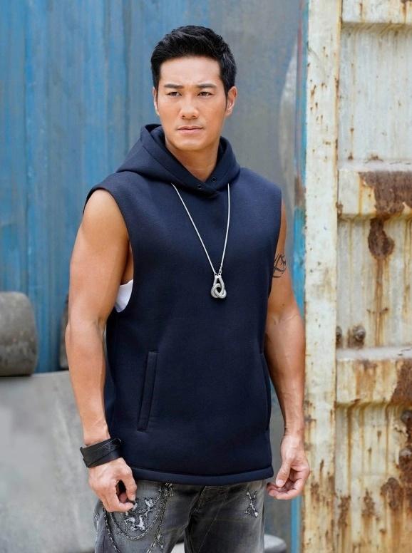 Diễn viên Hoàng Tuấn Phong bị tấn công bằng dao, khâu 100 mũi-1