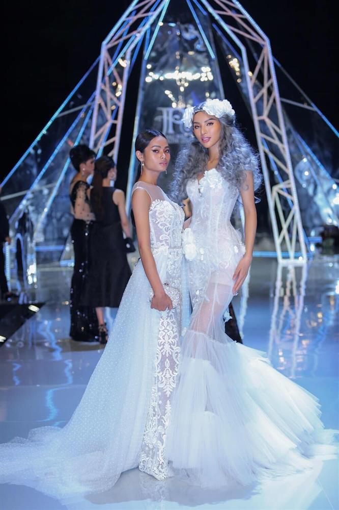 Cố người mẫu Châu Kim Sang trên những sàn diễn thời trang-21