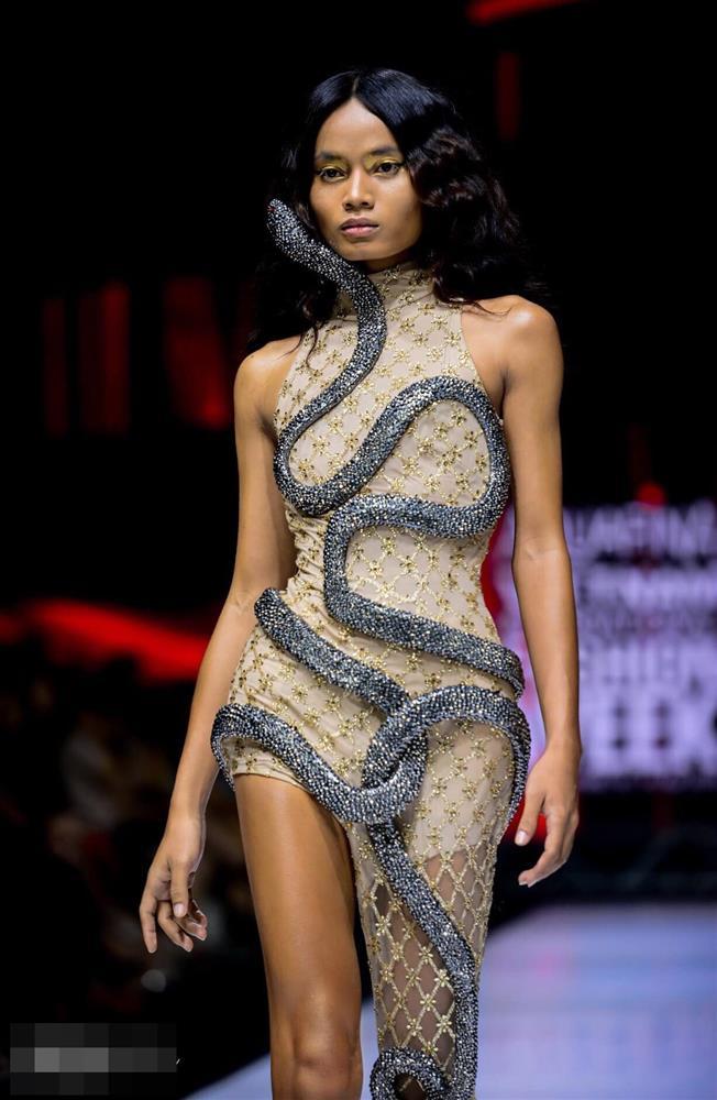 Cố người mẫu Châu Kim Sang trên những sàn diễn thời trang-15