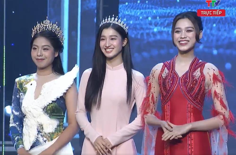 Đỗ Thị Hà - Phương Nhi cùng lên truyền hình, ai đẹp hơn?-3