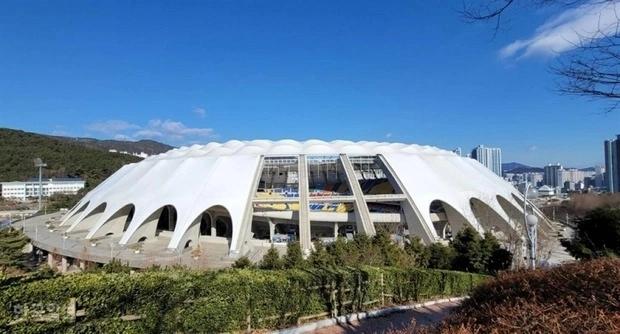 Show của BTS phải đổi địa điểm-1