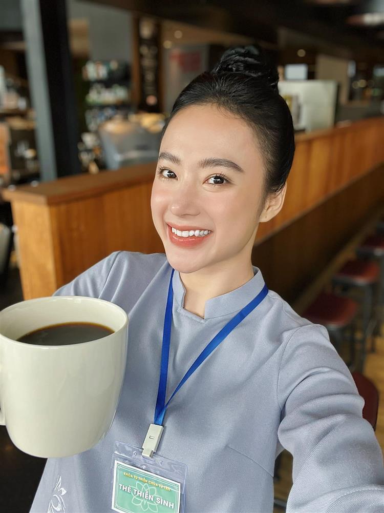 Nhan sắc Diệp Lâm Anh, Angela Phương Trinh trong ảnh bị tag-12