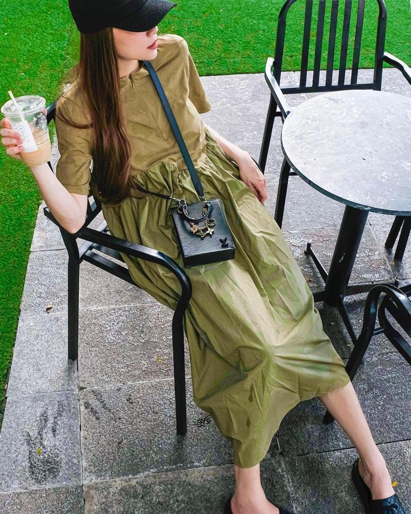 Hồ Ngọc Hà chụp ảnh cùng Kim Lý, mất điểm vì váy nhàu-4