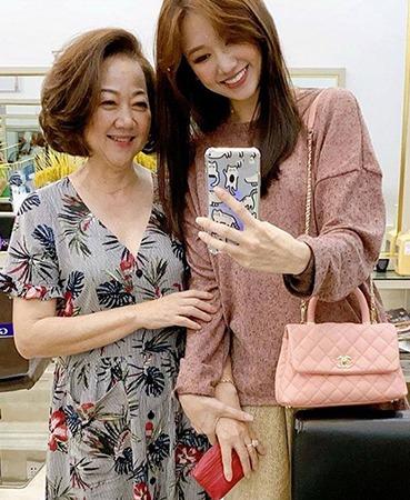 Xuất hiện cùng Trấn Thành, ngoại hình mẹ đẻ chiếm spotlight-8