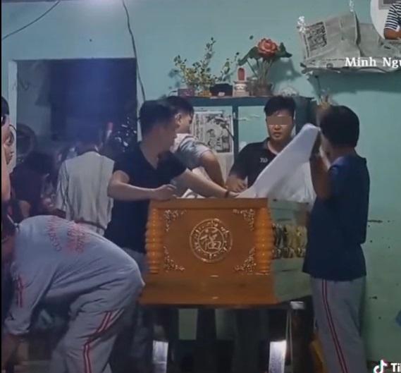 Tang lễ u buồn của cố người mẫu Châu Kim Sang-4