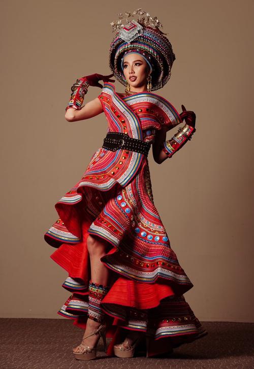 Thùy Tiên nhập gia tùy tục, mặc sari chuẩn gái Ấn đẹp mê-10