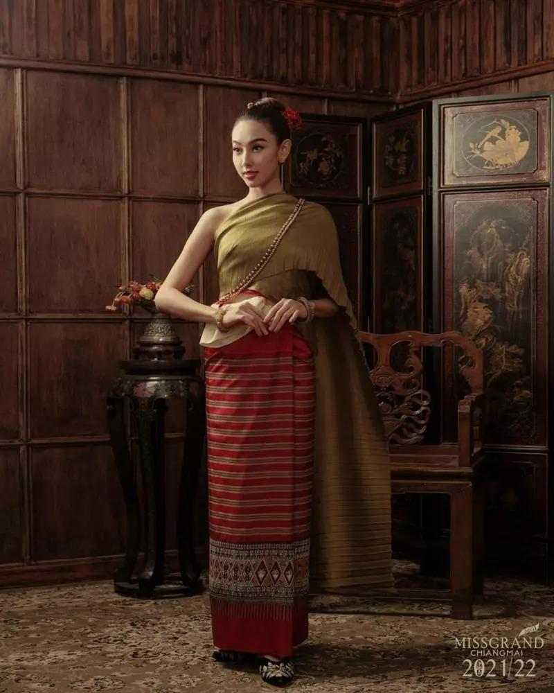 Thùy Tiên nhập gia tùy tục, mặc sari chuẩn gái Ấn đẹp mê-11