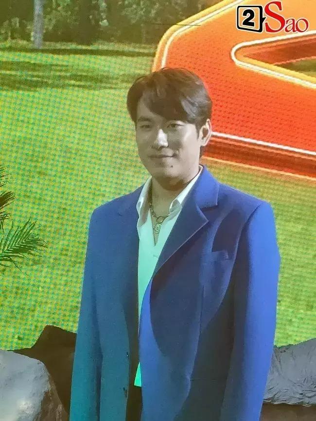 Kiều Minh Tuấn trẻ trung hóa già dặn chỉ vì một sự thay đổi-9