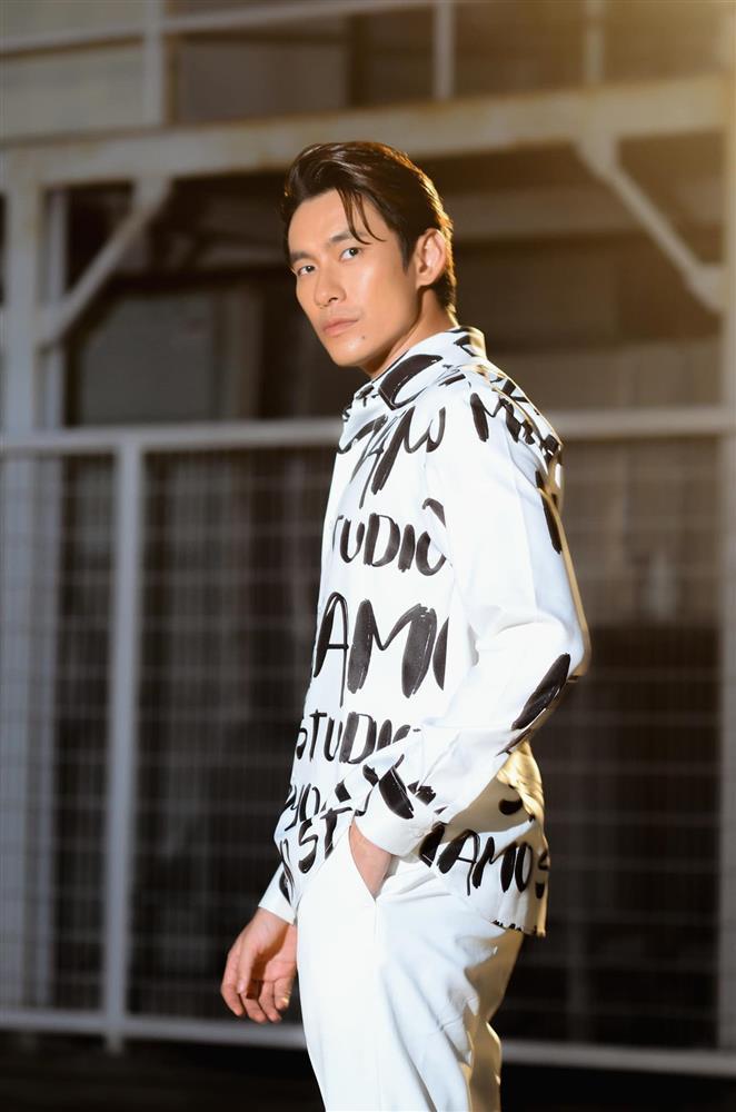 Kiều Minh Tuấn trẻ trung hóa già dặn chỉ vì một sự thay đổi-7