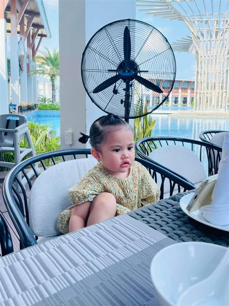 Lú lẫn tên thật của con gái Lê Dương Bảo Lâm-11