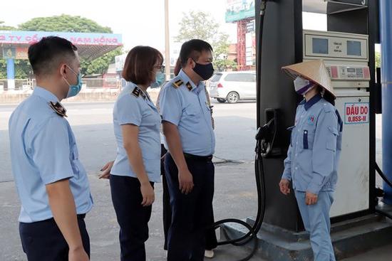 Loạt cây xăng Hà Nội, Vĩnh Phúc, Thái Nguyên hết nhẵn xăng dầu