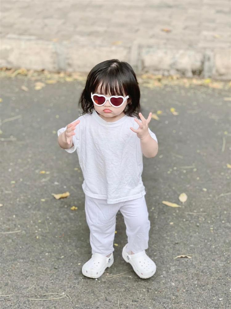 Ảnh thẻ đầu đời cưng xỉu của con gái Đông Nhi-6