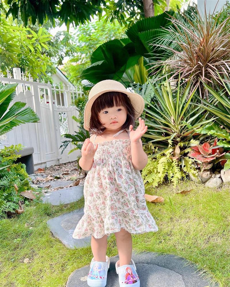 Ảnh thẻ đầu đời cưng xỉu của con gái Đông Nhi-4