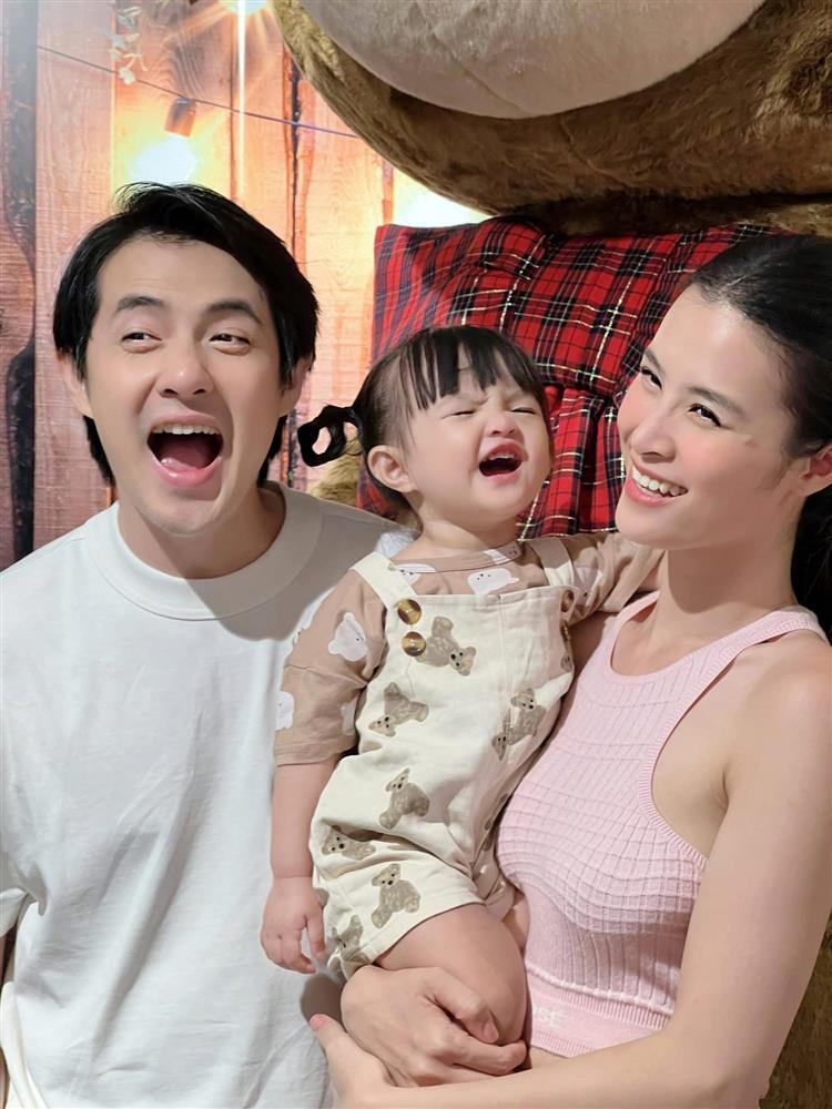 Ảnh thẻ đầu đời cưng xỉu của con gái Đông Nhi-8