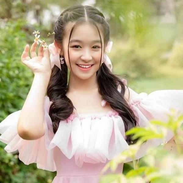 Sao nhí Gia Đình Là Số 1 bản Việt: Càng lớn càng xinh, học vấn đáng ngưỡng mộ-8