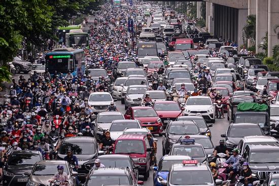 Hà Nội kẹt cứng nhiều tuyến đường ngày đầu đi làm sau nghỉ lễ