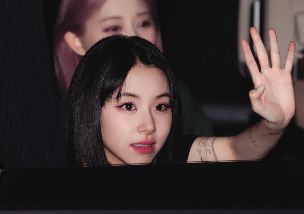 Chaeyoung (TWICE) bị chỉ trích vì hình xăm dung tục-1